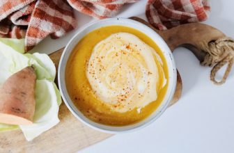 Sweet potato and white cabbage velouté with smoked paprika (from 10 months)