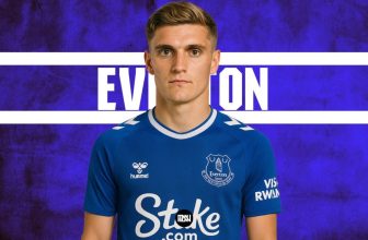 Everton Sets Sights on Elias Jelert: A Potential Right-Back Reinforcement