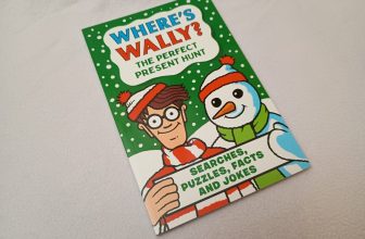 Where’s Wally? The Perfect Present Hunt by Martin Handford – The Strawberry Post