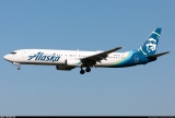 Alaska Airlines retires the prototype Boeing 737-900