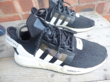 mens adidas NMD R1 V2 – size uk 6.5 ( 2020 ) good condition ( ref YAT )