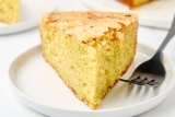 Irresistible Cardamom Cake with Crunchy Almond Topping