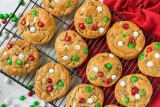 Christmas M&M Cookies – The Soccer Mom Blog
