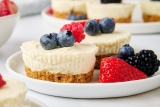 Creamy Mini No-Bake Cheesecakes in Muffin Cups