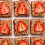 Strawberry Oatmeal Bars – The Best Healthy Recipe!