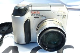 Olympus Digital Camera C-720 Ultra Zoom 3.0MP refm