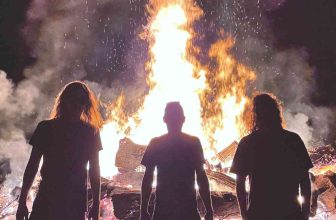 SUNVOLUME Ignites with Explosive New Video for “RIFF CITY” A Loud, Unapologetic Ode to Pure Rock ’N’ Roll – The Noise Beneath The Snow