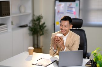 9 Powerful Ways to Earn Respect When You’re Not the Tallest Guy in the Room