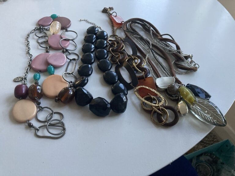 Bundle Of 4 Vintage Necklaces