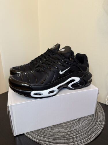 Air Max Plus Tn Mens Size 9 UK Brand New Black and White