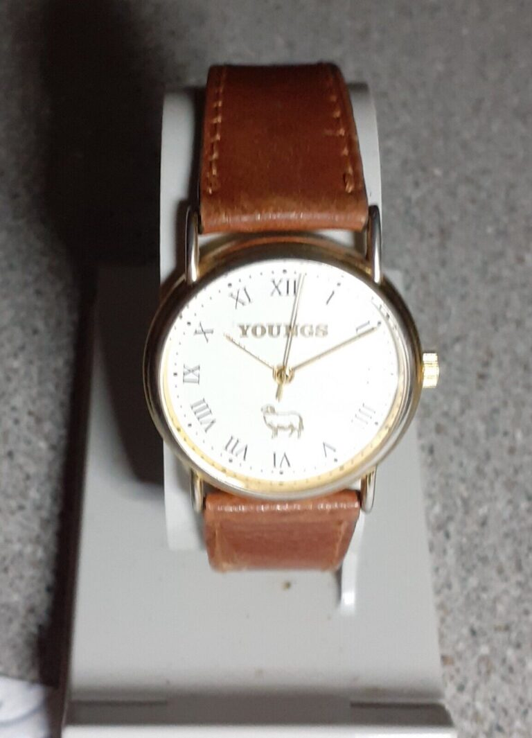 Mens quartz analogue watch. Youngs.