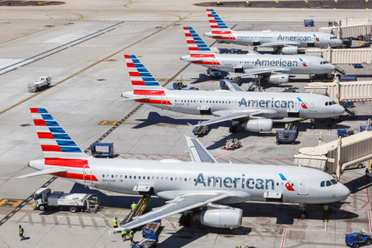 American Airlines posts record Q4 results