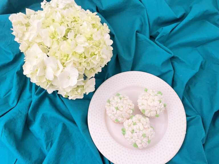 HYDRANGEA CUPCAKE – Sweet Baking Adventures