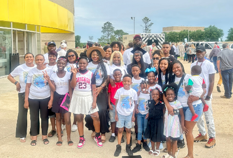 Kimberly Broadway's entire family showed up for her graduation