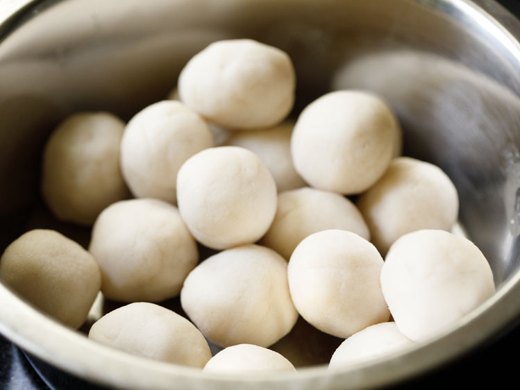 shaped the dough in balls. 