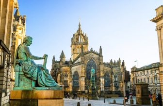 How to Easily Get Around Edinburgh like a Local