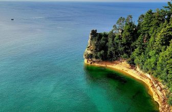 The Ultimate Visitor’s Guide to Michigan’s Upper Peninsula: Adventure, Culture & Nature