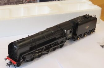 BZ311: Bachmann 32-851 BR Standard 9F BR1F Tender Late Crest 92192 D/Chimney