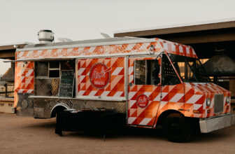 Why You Should Rent a Burger Truck for a Party in Arizona