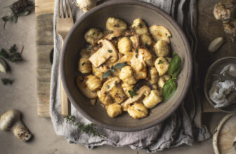 Mushroom Gnocchi with Garlic and Thyme