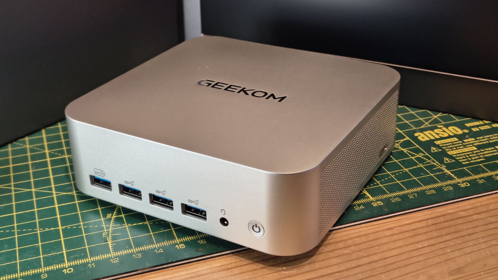Flash Geekom sale drops prices for A7 Max and A9 Max mini PC