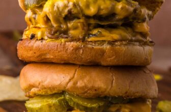 Oklahoma Onion Burger (The Smash Method That Fuses Onion Into the Crust) 🍔