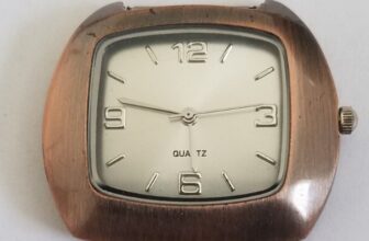 Copper Tone Watch with Off White face for Jewelry Making Japan Movement no band