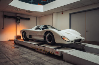 McLaren Rebuilds Its Original 1960s M6GT Road Car for Goodwood : Automotive Addicts