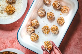 What’s For Lunch Honey?: Apricot Coconut Bliss Balls