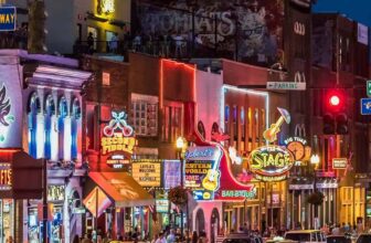 Bar Hopping on Nash’s Broadway