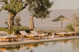 10 Very Best Family Hotels In Greece To Book (From Newborn To Teenagers) – Hand Luggage Only