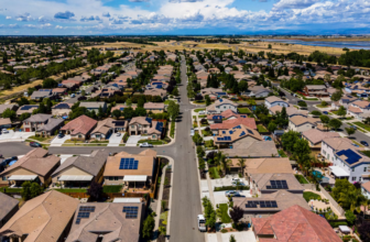 Pros and Cons to Weigh When You Sell a House Before a Recession