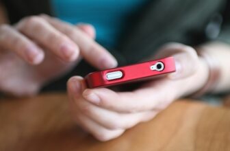 Should Parents Spend Less Time On Their Phones Around Their Children?