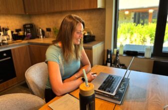 From Freelancing to Employed: New Career Paths for Digital Nomads