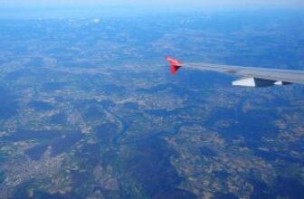 Why Do Some Airplanes Have Split Winglets? | Blog