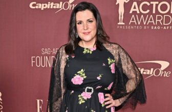 Melanie Lynskey Admits She Can’t Afford a Home in Her Native New Zealand