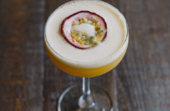 Easy Ways To Beautify Your Cocktail with Garnishes