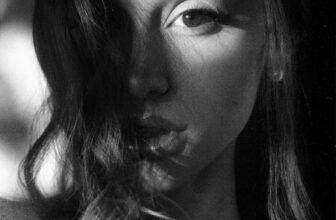 SOUND FIST: ARIANA GRANDE – PETAL