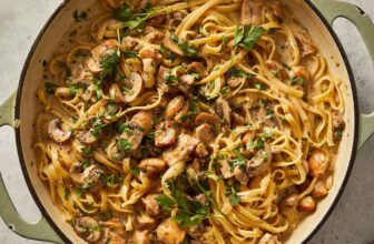 One Pot Chicken Alfredo (With Mushrooms)