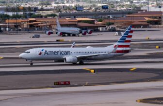 FAA probes duplicate American 2482 callsigns near Phoenix