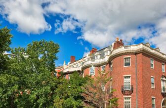 Boston University Caps College Costs At $20,000 For Families Under $200,000
