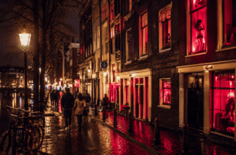 I Visited An Amsterdam Peep Show In The Red Light District