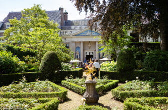 A Sunny Day Behind Amsterdam’s Green Doors: Open Garden Days 2026 | Amsterdamian