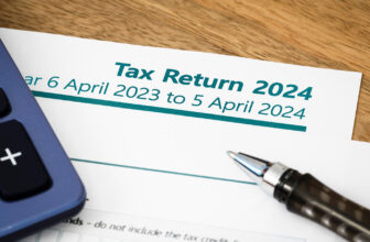 Do contractors using an umbrella company need to submit a tax return?