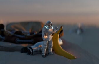 Epic Spaceman Uses Animation, VFX To Explain Science. Without AI