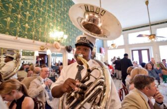 A Foodie’s Guide to New Orleans Restaurants: 16 Essential Eats