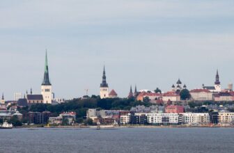 Estonian artists donate works for auction following bank scam