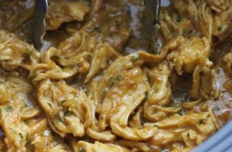 Honey Mustard Chicken {Crockpot Recipe}