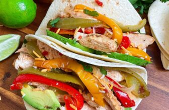 Slow Cooker Chicken Fajitas | Modernmealmakeover.com