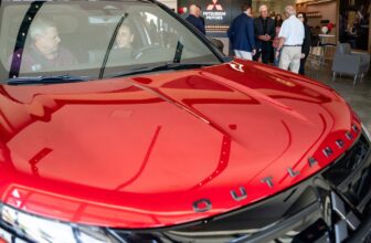 EE.UU. Mitsubishi celebra la gran inauguración de su primer concesionario tipo “Gallery”